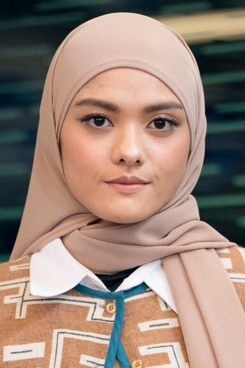 Shasha Abedul as Alice