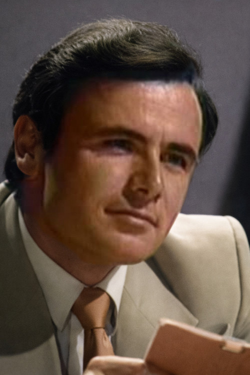 Alfred Bualoti as Spiro