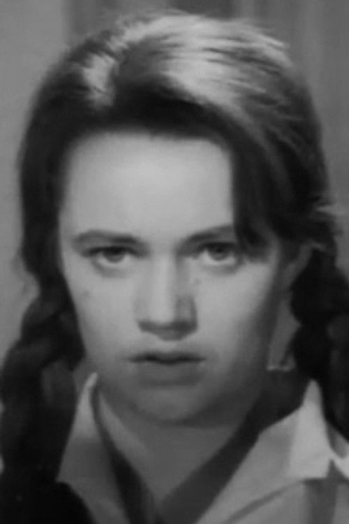 Olga Amalina as Леонтьева