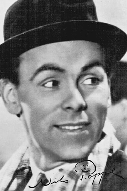 Nils Poppe as The Vicar