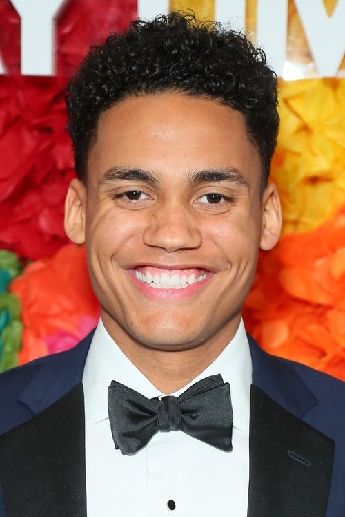 Adain Bradley as Darius Clemons