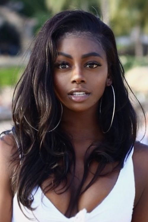 Aujene Butler as Ella