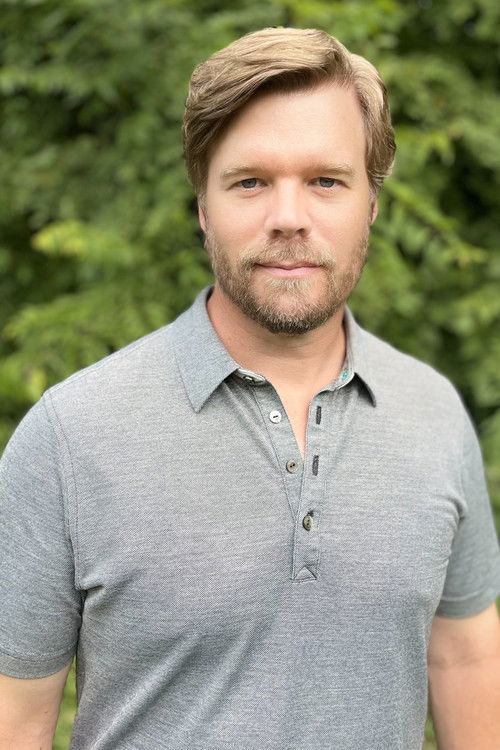 Lee Wilson as Earl Van Dorn