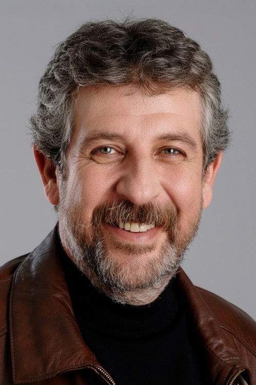 Yusuf Atala as Kadir Kınar