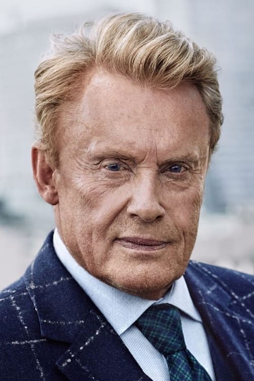 Daniel Olbrychski as Lieutenant Henryk Dąbrowski