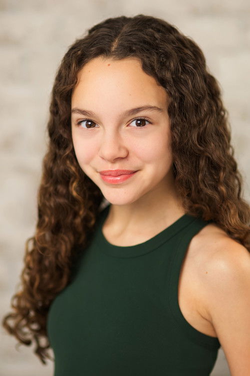 Sofia Irene Worsley as Little Girl