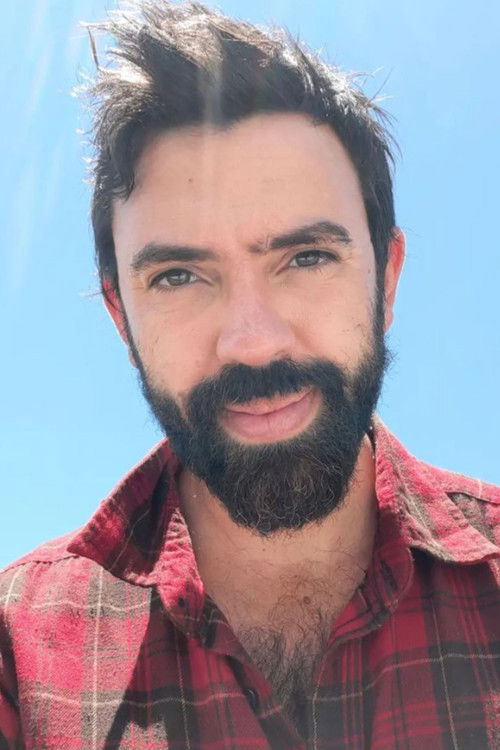 Maico Silveira as William