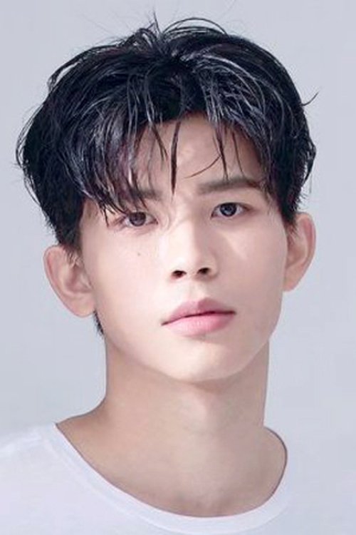 Tan Tanchanit Limsilatham as Ruj