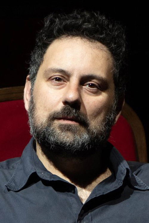 Nikos Gialelis as Narrator