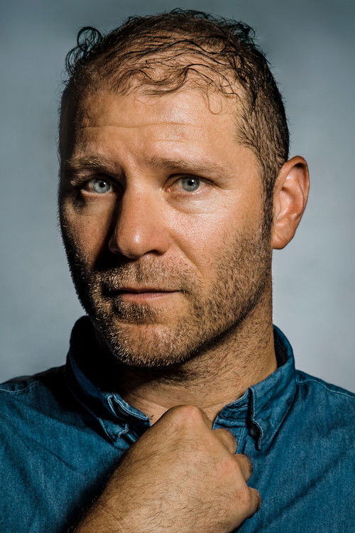 Elan Zafir as Linnart