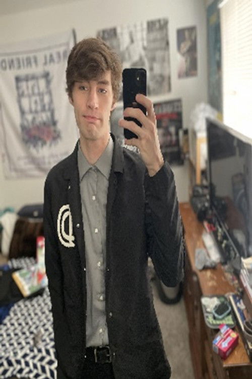 Bradley Leytem as Lounge Customer