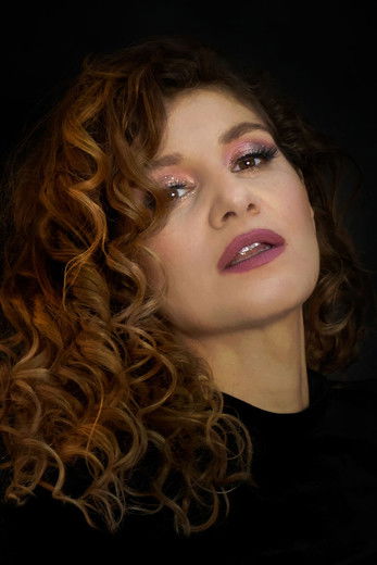 Alkistis Poulopoulou as Antzoleta Skaleri