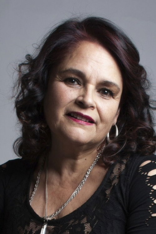 Laura Olazábal as Funcionaria municipal