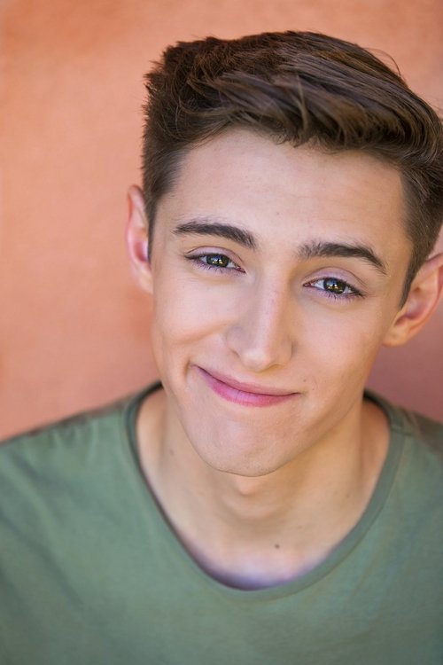 Boris Bilic as Travis Cullen