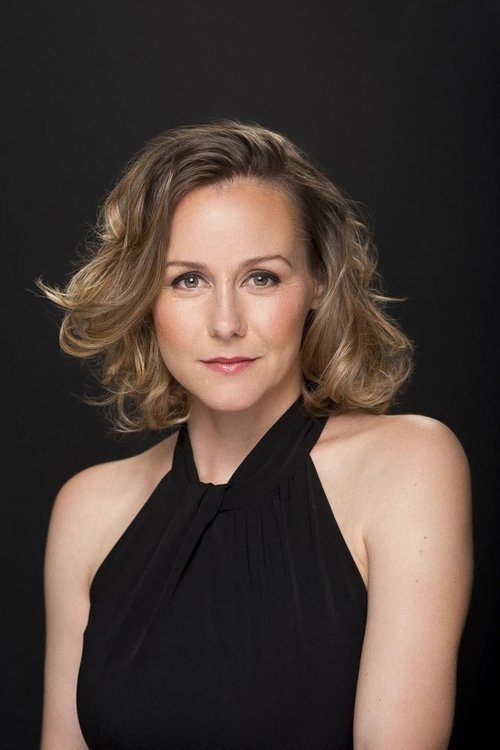 Julia Möller as Woman at bachelorette party #2