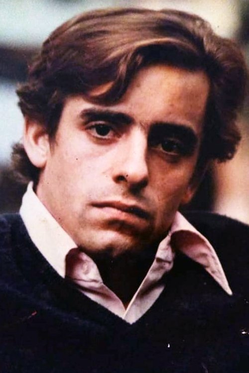 Gonzalo Urtizberea as Cura