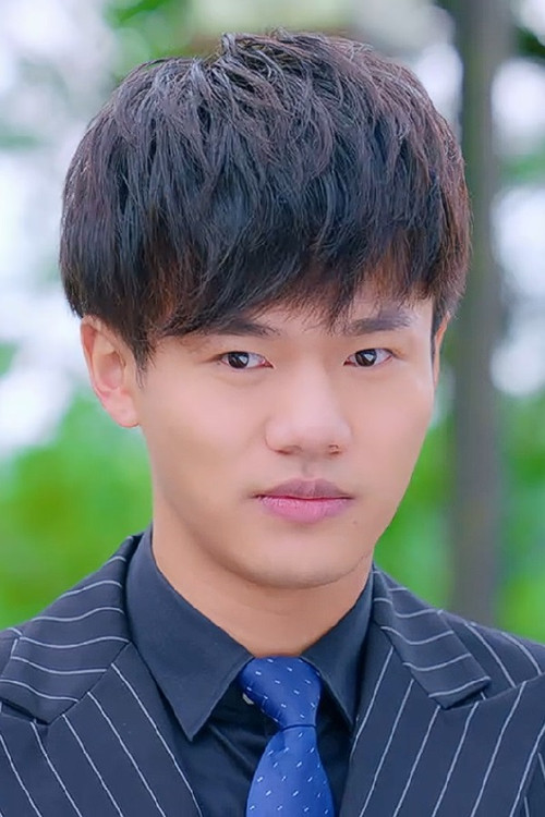 Wang Jun as Assistant Feng