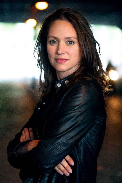 Nike Fuhrmann as Charlotte Plentley