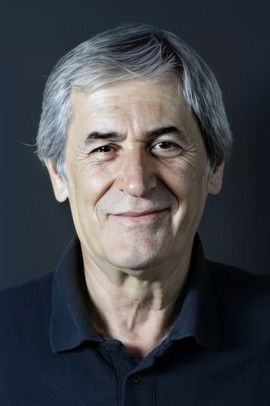 Renan Karagözoğlu as Necdet