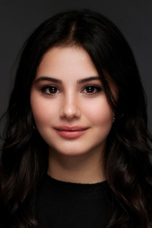 Helin Kandemir as Cemre Fırtına