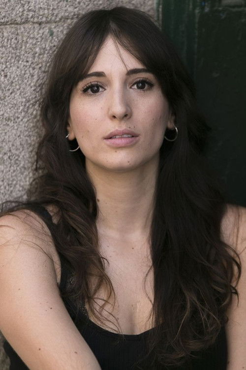 Ana Merchante as Mujer periodista