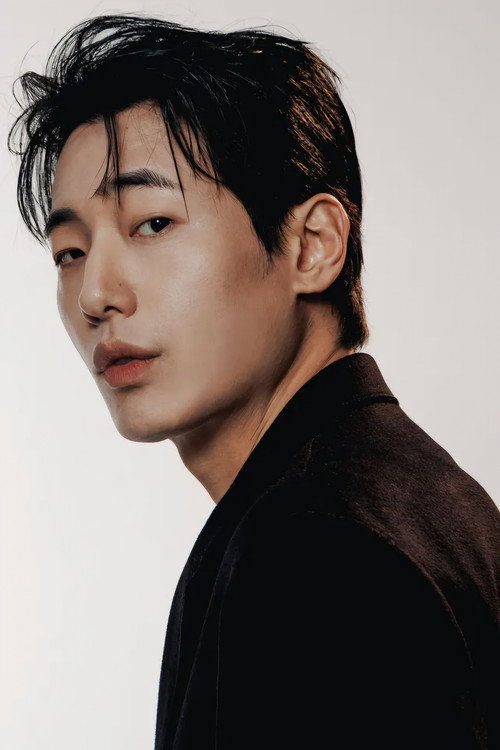 Shon Min-ho as Kim Moo-young