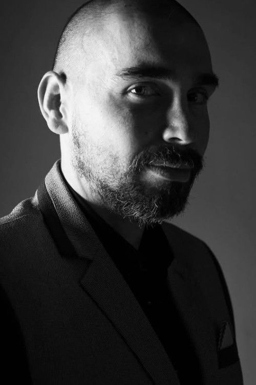 Fausto Casanova as Doctor