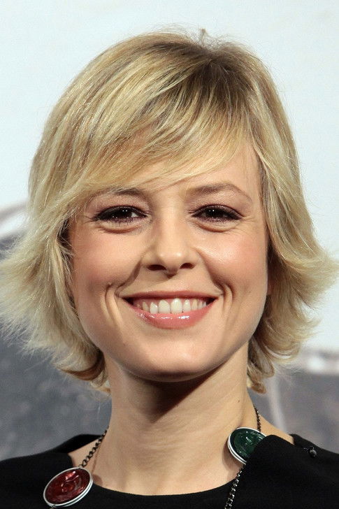 Sara Sartini as Hana