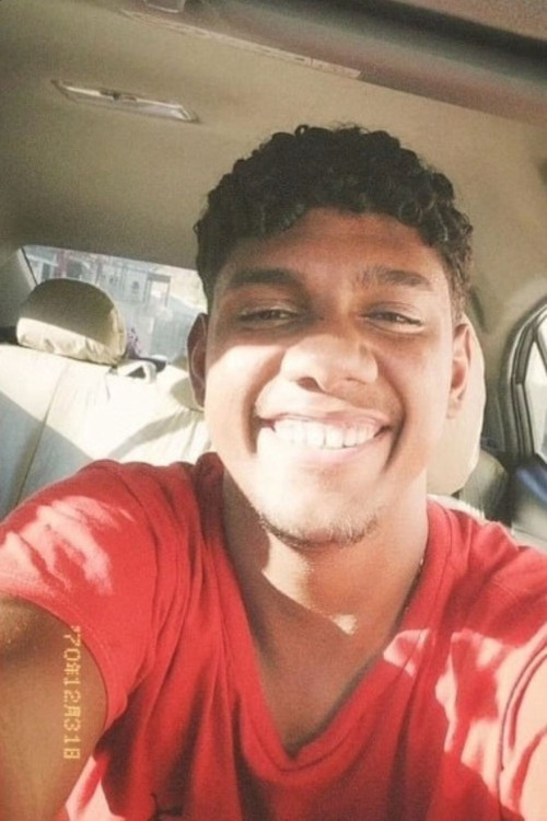 Jônatas Raterclifer as Fiel