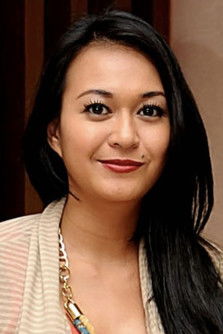 Kenes Andari as Mirna