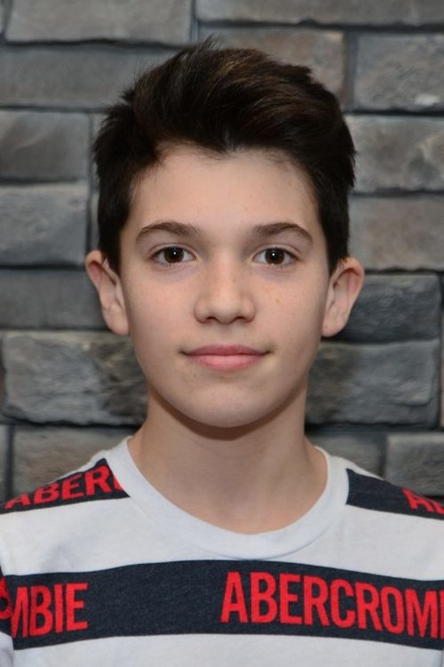 Alexandre Perreault as Benjamin