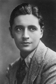 Ivor Novello as The Lodger Jonathan Drew