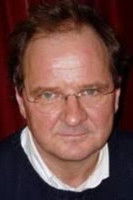 Eilert Munch Lund as Forteller