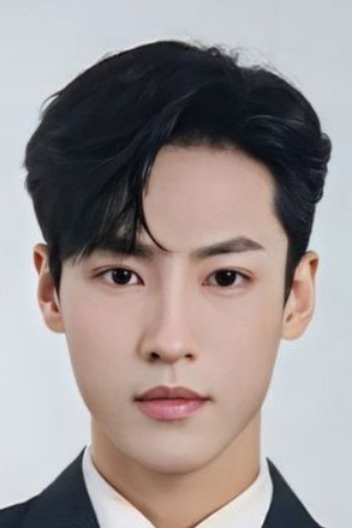 Ye Tong as Bai Yunze