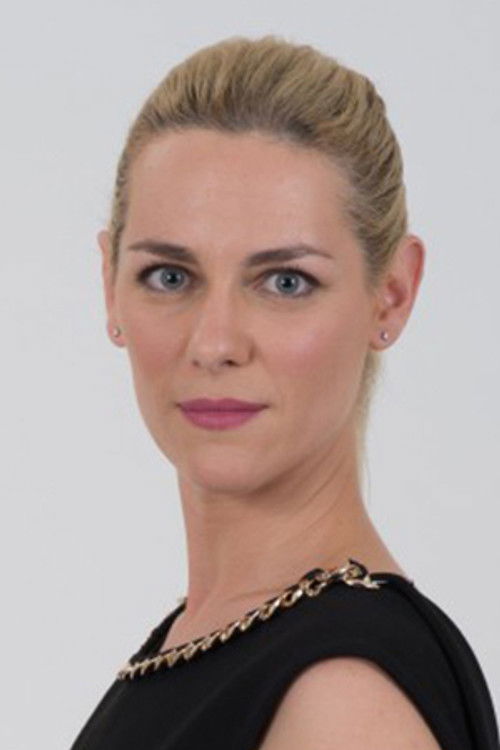 Teta Savati as Ζωή