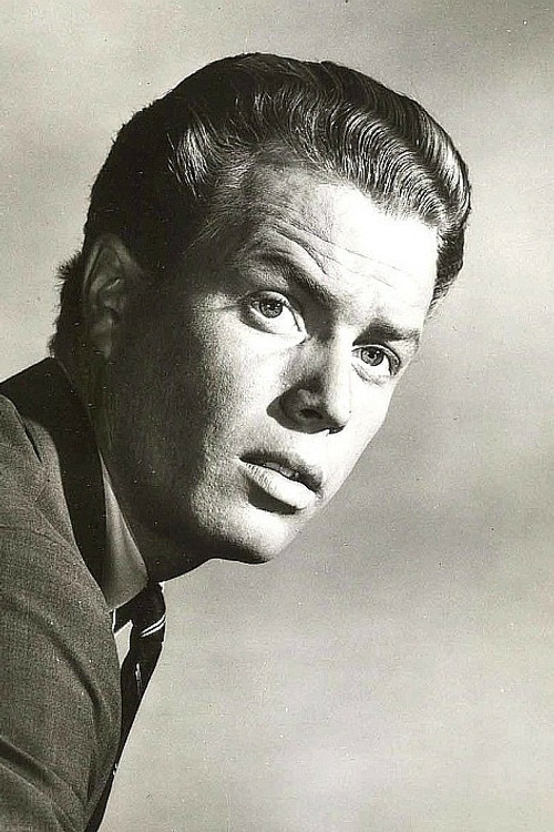 James Noah as Chris Stafford