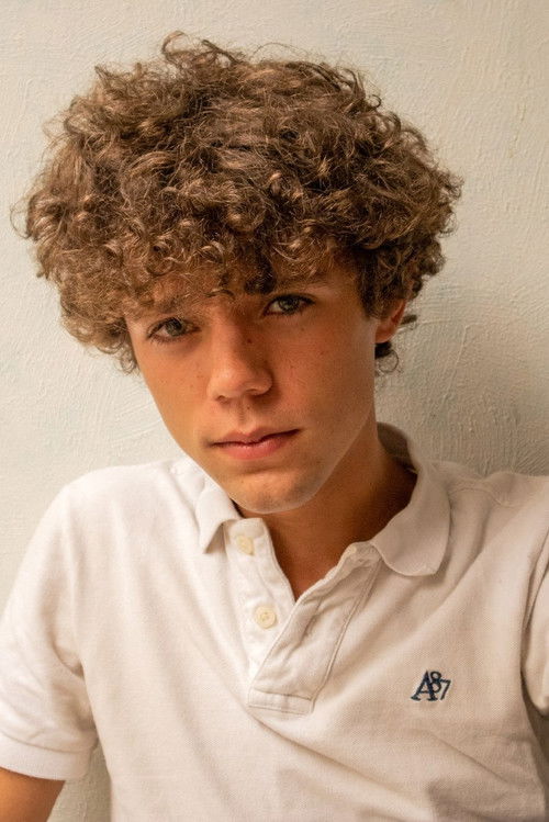 Pato Soní Dillmann as Hijo del Veterinario