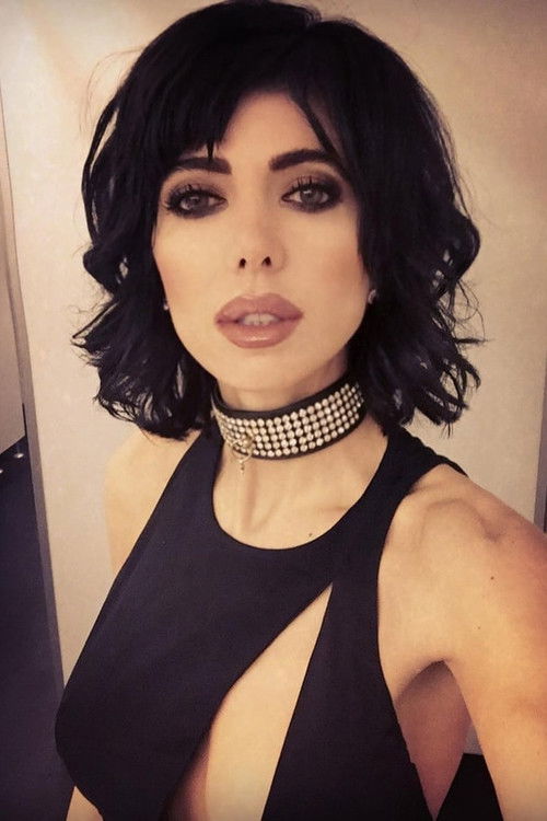 Milo Moiré as Meili's servant