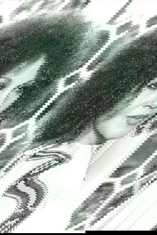 Cleo Laine as Singer (uncredited)