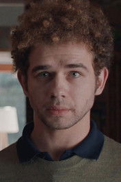 Claudio Kaya as Argiris