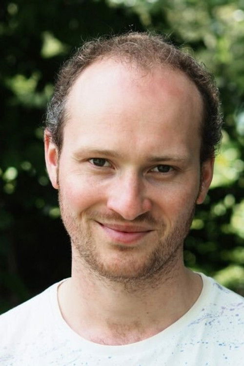 Errol McCabe as Luuk