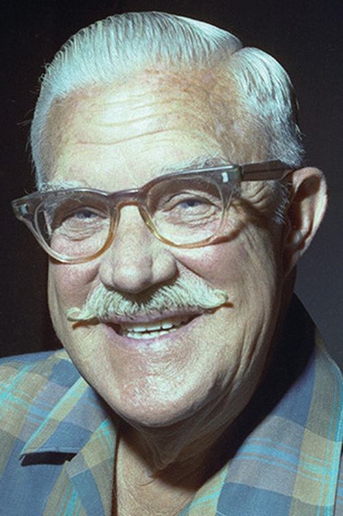 James MacDonald as Gus / Jaq (voice)