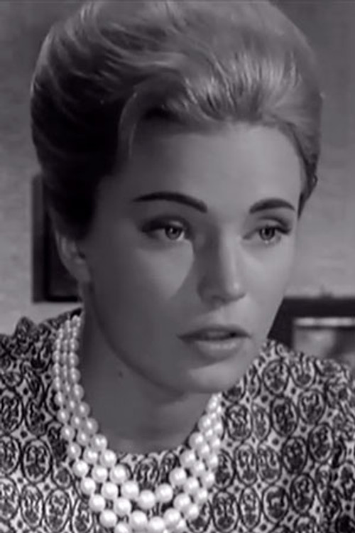 Margrete Robsahm as Julia Allert