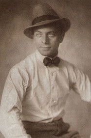 Paul Heidemann as Nicky