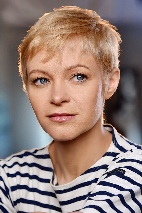 Kestrel Leah as Andromeda