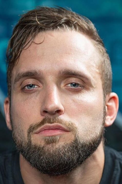 Riley Vigier as El Phantasmo