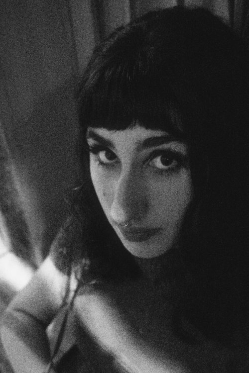 Clara Yazbeck as Amigas