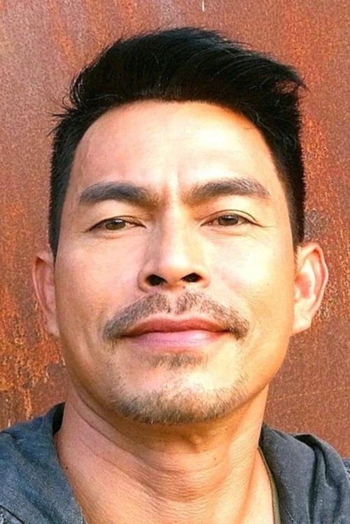 Jaran Ngamdee as Jan