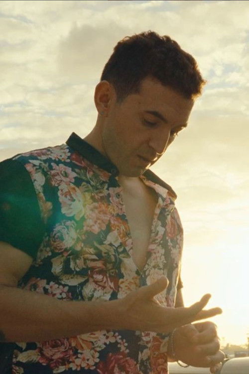 Ángel Lugo as Empresario