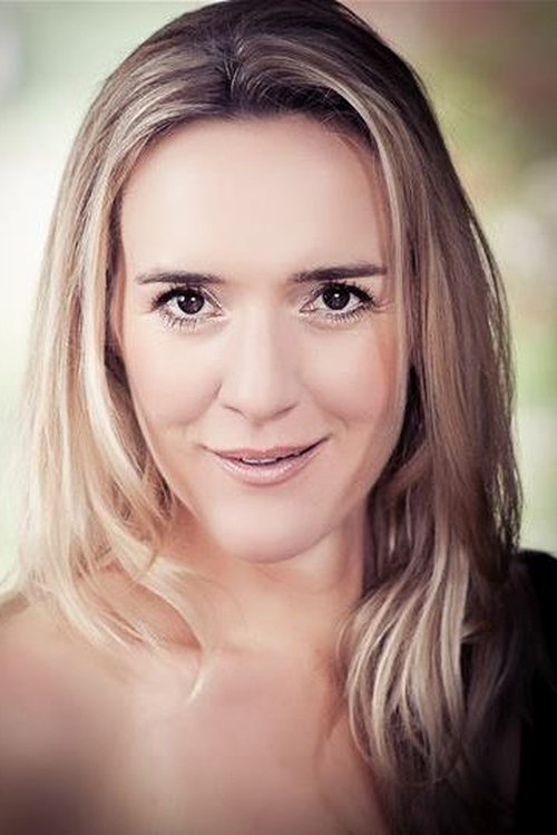 Pandora Clifford as Tamsin Hollonby